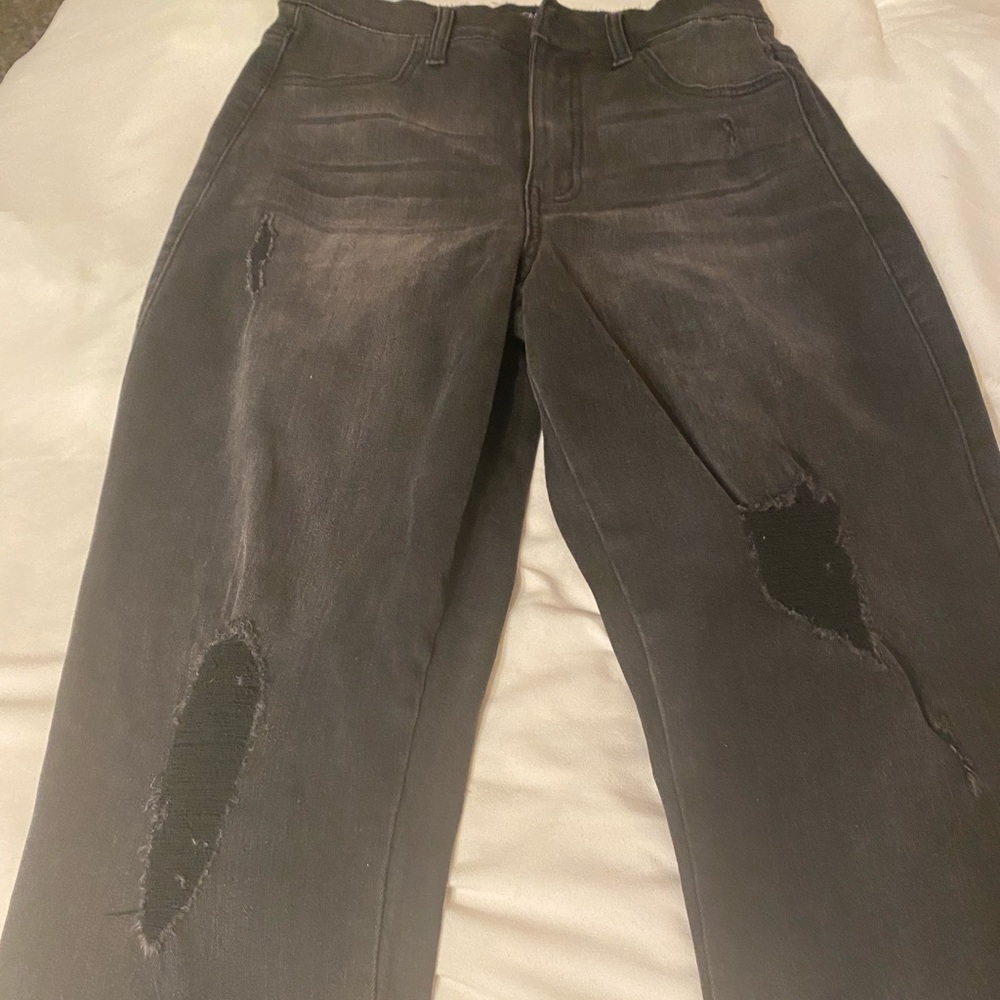 Distressed jeans - Picture 8 of 8
